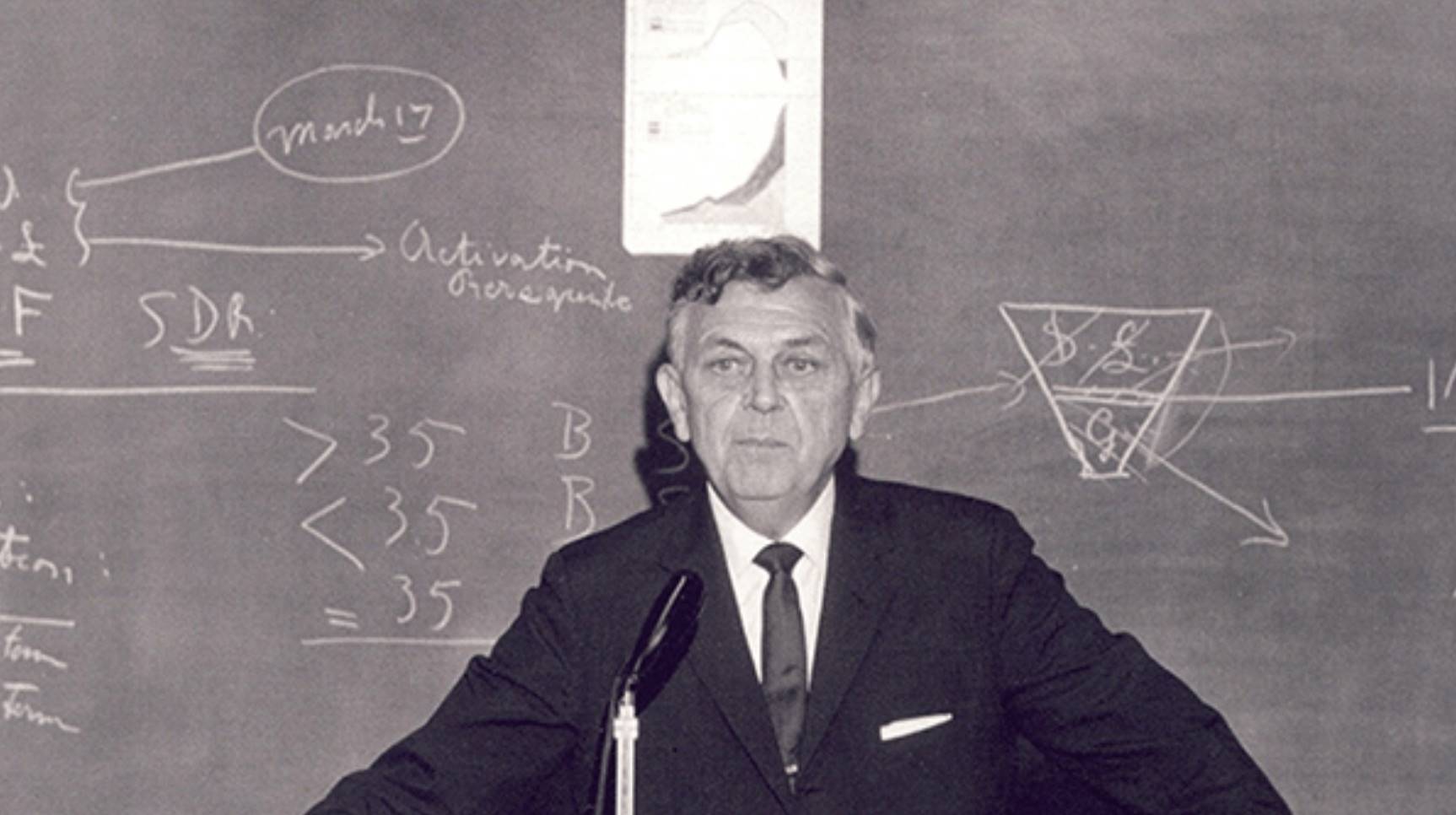 从诺克斯堡“黑箱”到链上透明,比特币会重蹈黄金被美元吸附的命运吗?