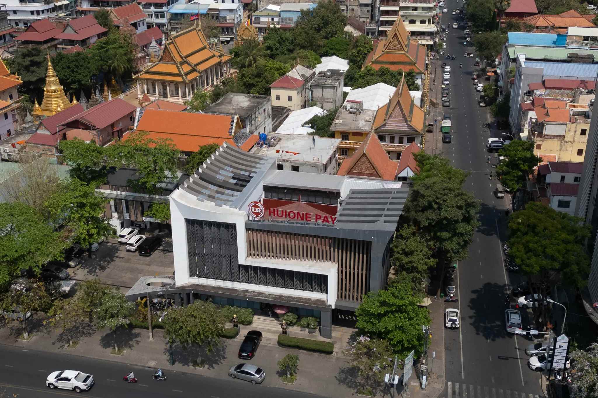 纽约时报:揭秘柬埔寨洗钱帝国,加密骗局背后的隐秘流水线