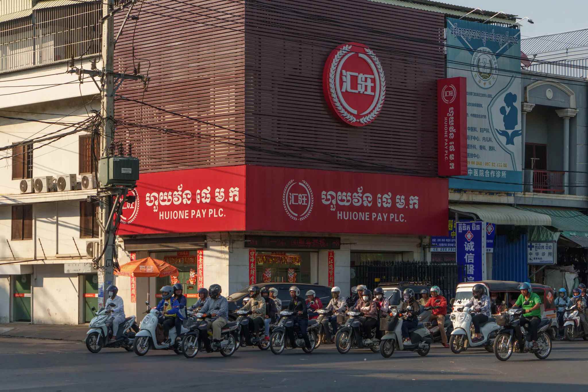 纽约时报:揭秘柬埔寨洗钱帝国,加密骗局背后的隐秘流水线