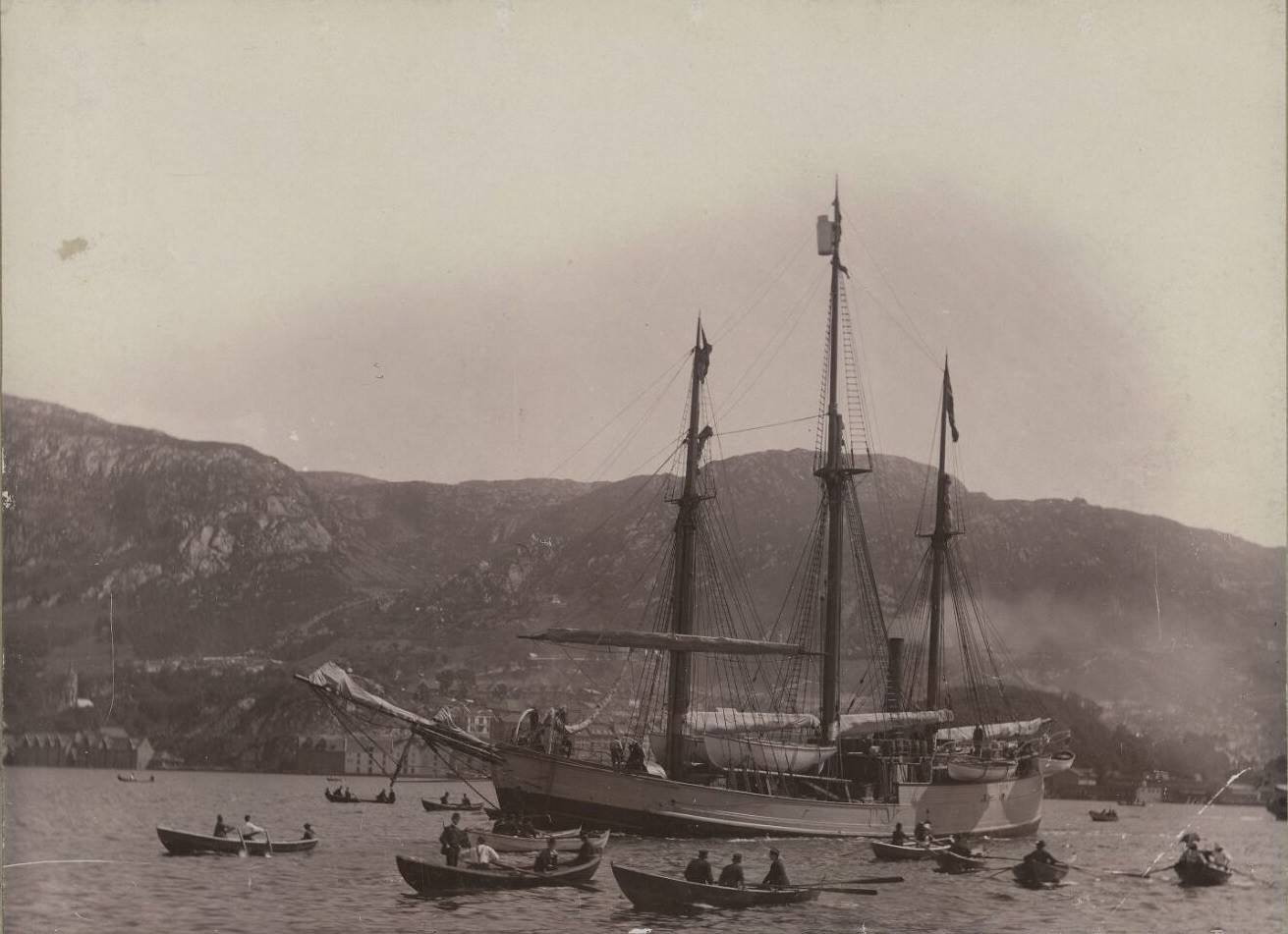 那个叫王纯的男人上太空了