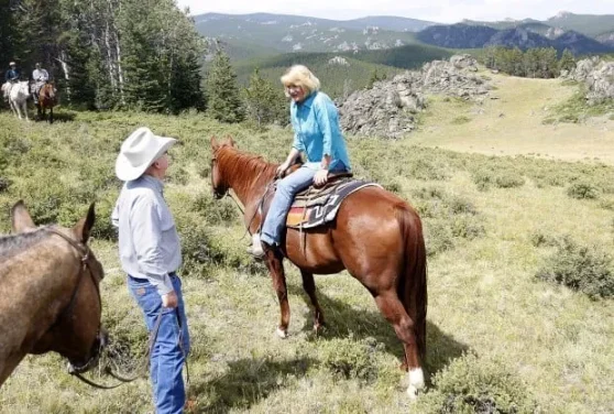 从怀俄明到国会山，比特币参议员 Lummis 怎样推动千亿级金融豪赌？