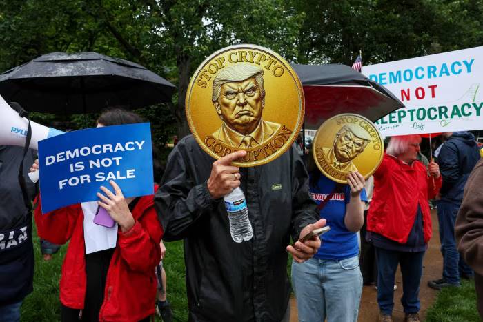 特朗普的公司,如何从加密市场赚取 10 亿美元?