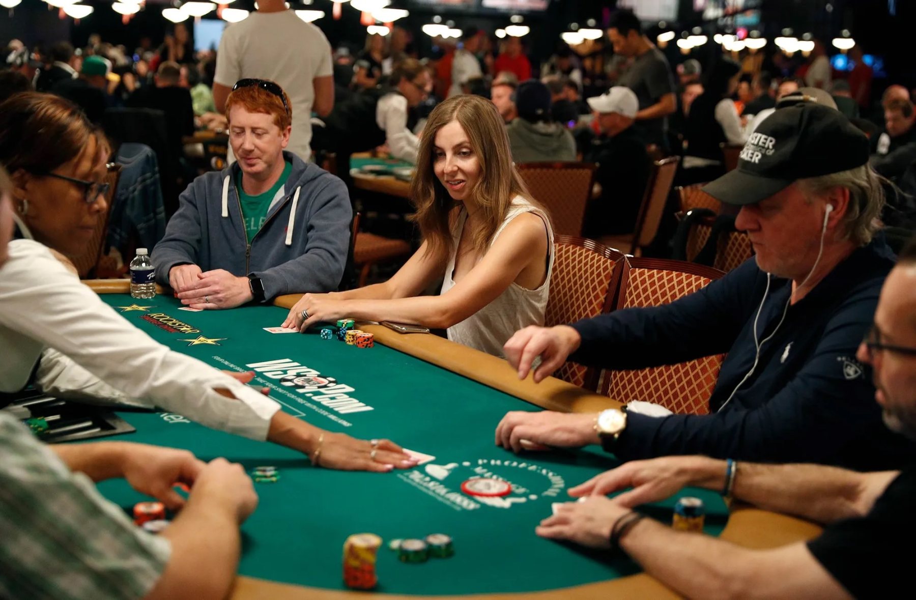 当投资与赌博边界失守:谁在模糊游戏规则?