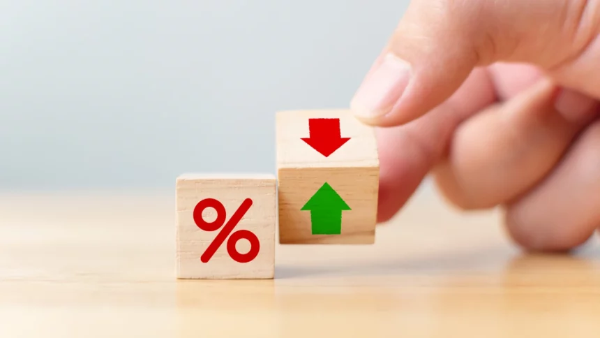 Hotcoin Research | 东升西进：年末加密全球格局的重塑信号